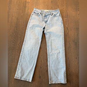 Abercrombie & Fitch - baggy low rise, cross buckle jean